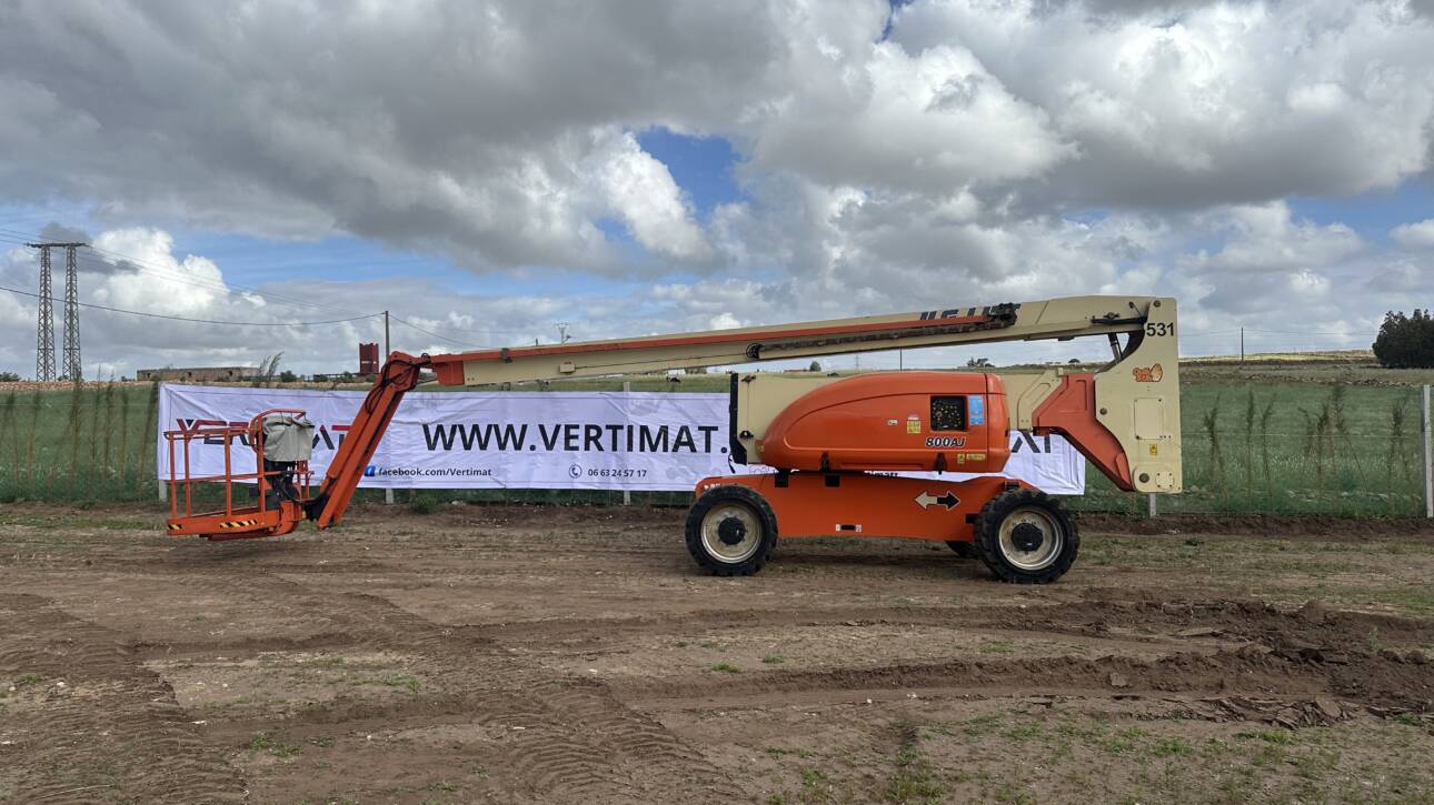 JLG 800 AJ